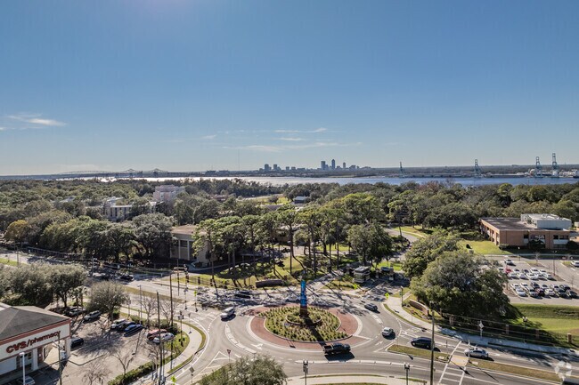 University Park residents enjoy the perks of being in close proximity to Jacksonville University.