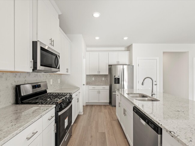 919 Penfold Point, Wellford, SC 29385 - photo 3