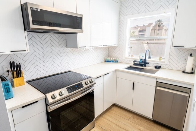 10 164th Ave, Redington Beach, FL 33708 - photo 3