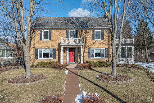 Near West Elgin features many updated homes built in the mid 20th century.
