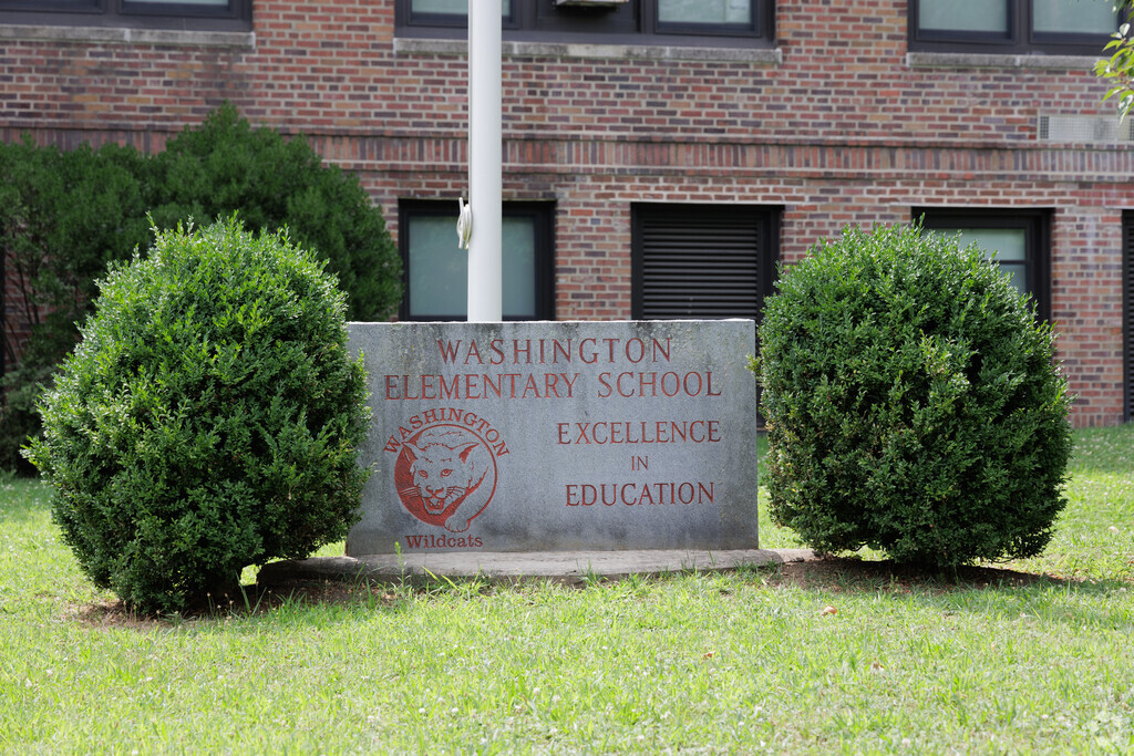 Washington Elementary School is a public school in Hawthorne, NJ,