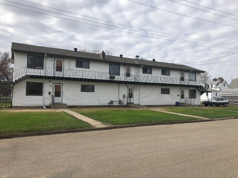 815 4th St SW unit 807, Valley City, ND 58072 - photo 1