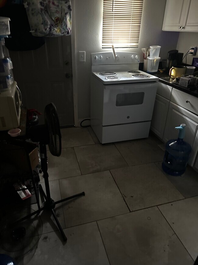 1245 W 30th St unit 4, Jacksonville, FL 32209 - photo 6