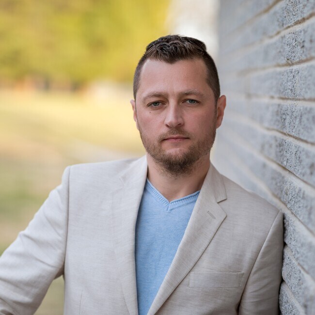 Agent Photo
