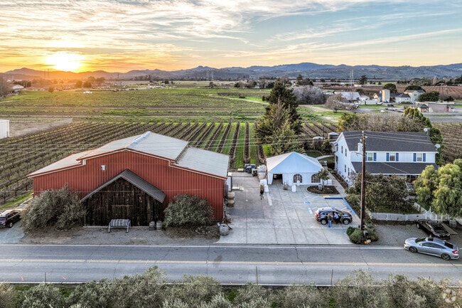 Fairfield has its own vineyards without the congestion of a tourist town.