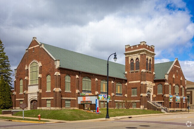 Take a class and explore the gallery at the Chestnut Center for the Arts in Marshfield.