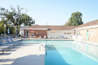 799 Castlewood Dr, Greensboro, NC 27405