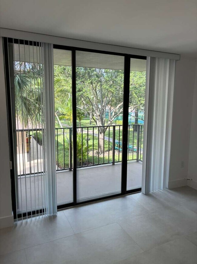 13000 SW 92nd Ave unit B206, Miami, FL 33176 - photo 7