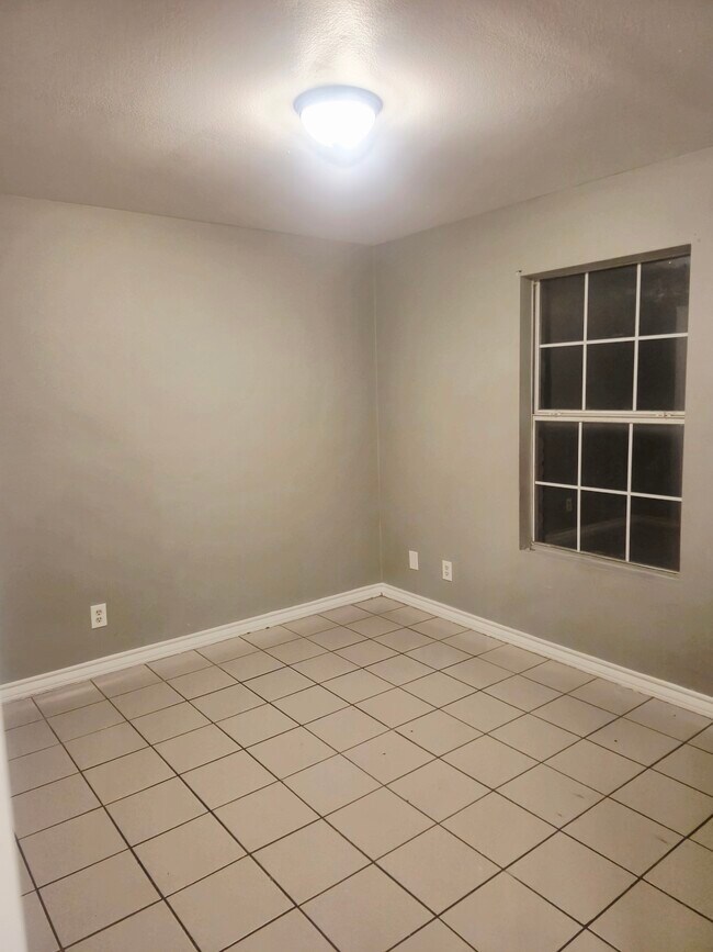 3114 Potomac Loop unit 3, Laredo, TX 78046 - photo 5