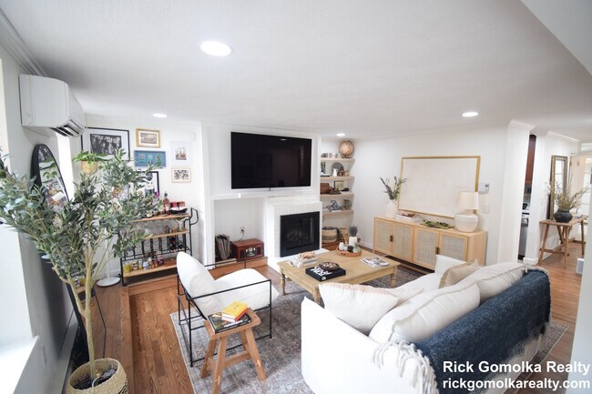 249 W Newton St unit 1, Boston, MA 02116 - photo 2