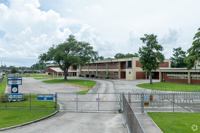 Lucille Cherbonnier/Norbert Rillieux Elementary earned a C grade from Niche.