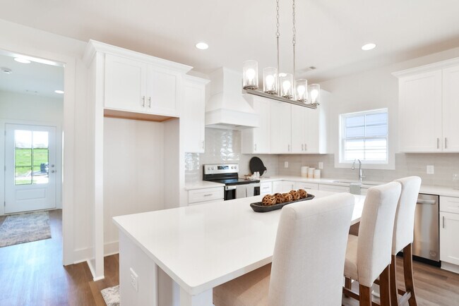 3136 Bottle Way unit 38789153, Auburn, AL 36830 - photo 7