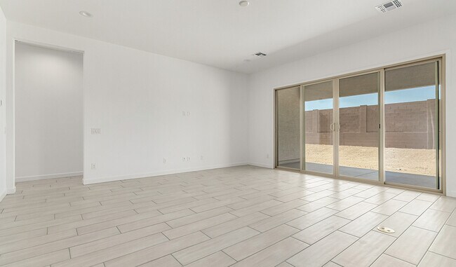 20146 W Monterey Way, Buckeye, AZ 85396 - photo 5