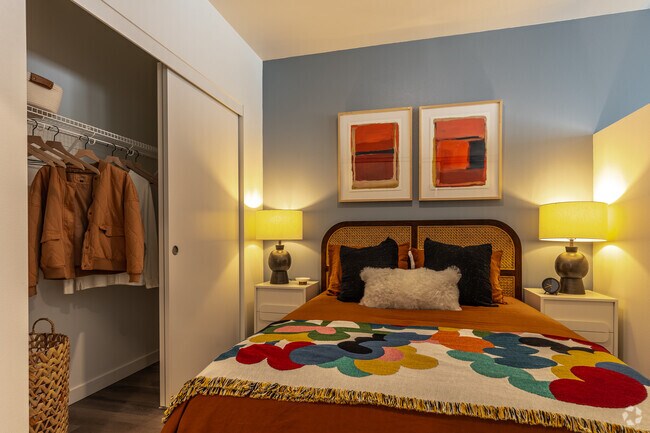 Amara, Portland, OR 97209 - photo 6