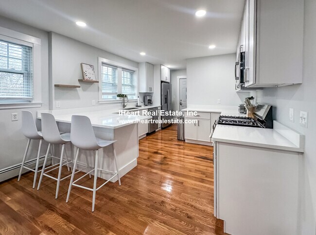 65-67-67 St James Cir, Newton, MA 02458 - photo 6