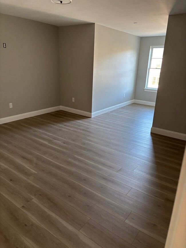 102 Sycamore Ln, Kennebunk, ME 04043 - photo 7