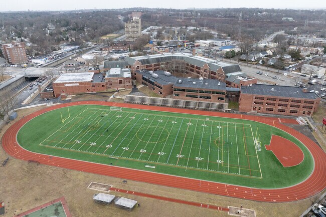 Roosevelt High School – Early College Studies has an active sports department.