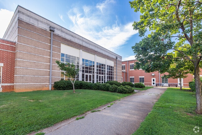 The mission of Sara Collins School in Verdae is for students to become knowledgeable citizens.