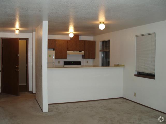 Spencer House, Seattle, WA 98133 - photo 6