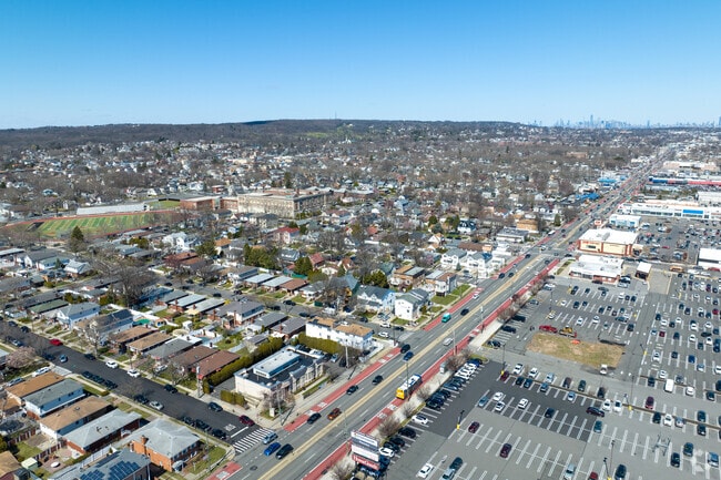 New Dorp is a charming community filled with options for eating and shopping.