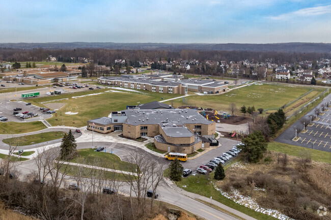 There is an 18 to 1 student-teacher ratio at Stadium Drive Elementary School.