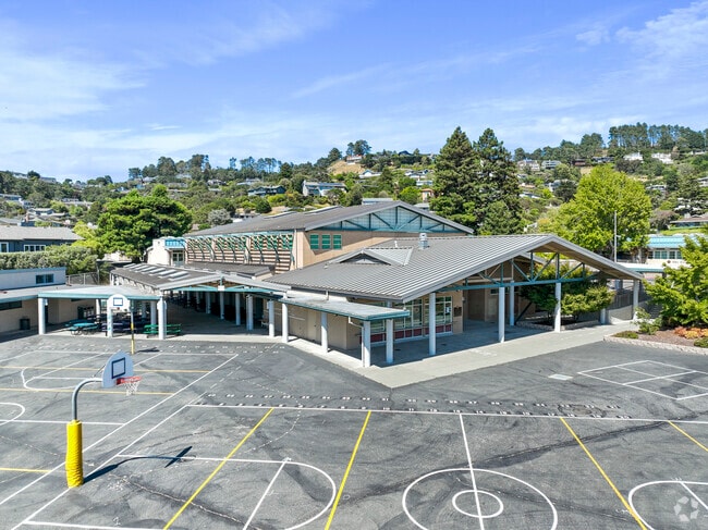 Del Mar Middle School is another highly-rated public school that serves students in Belvedere.
