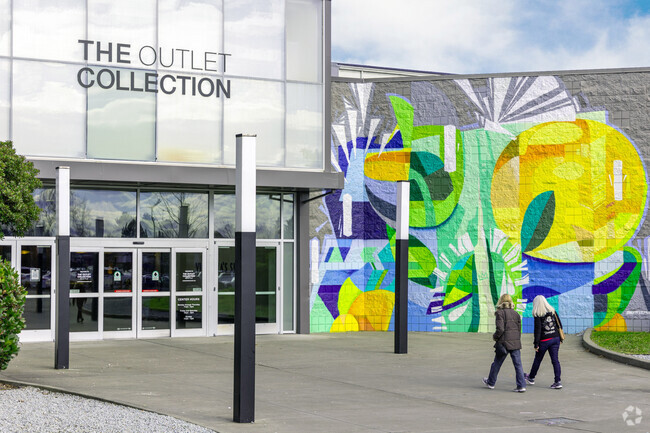 The Outlet Collection is a major mall just north of Auburn.