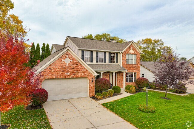 Multilevel homes with a two car garage are a popular choice in Hawthorn Hills.