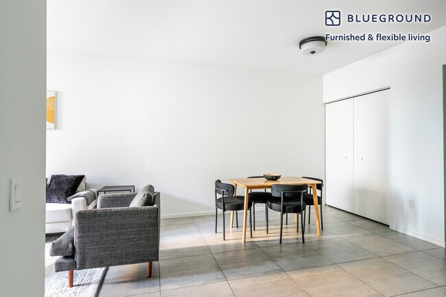 230 NE 4th St unit FL2-ID129, Miami, FL 33132 - photo 4