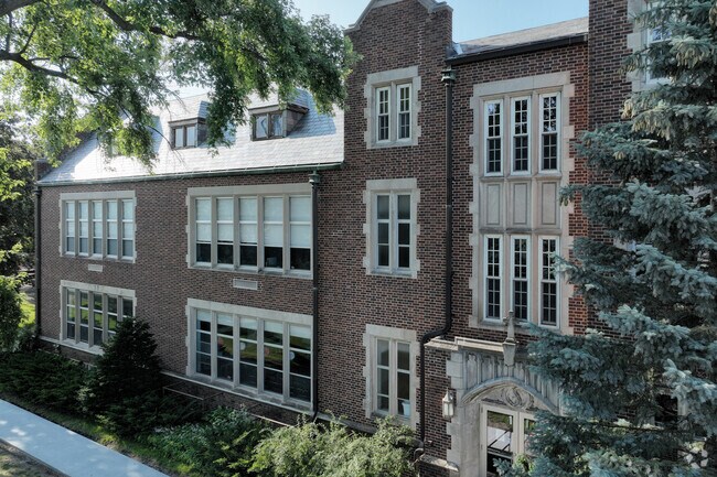 Annunciation Catholic School has an outstanding 'A' grade from Niche.