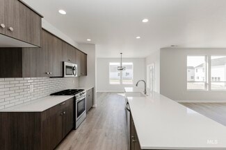 7175 W Blackberry Dr, Boise, ID 83709