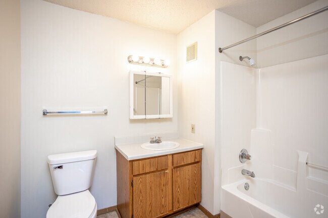 1BR, 1BA - 525 SF