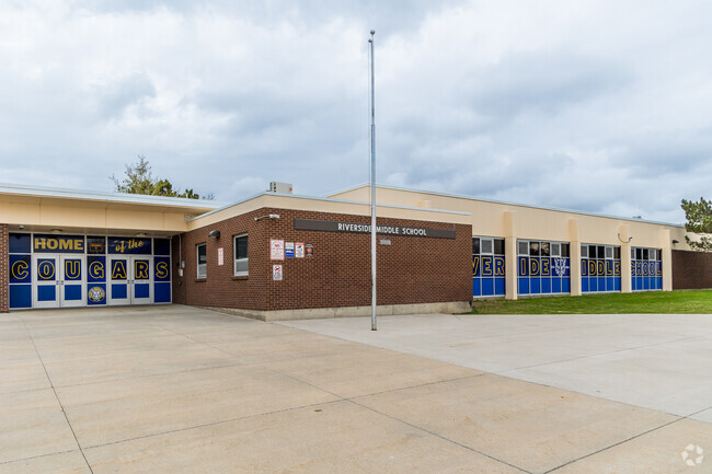 Riverside Junior High School is located in Motana.
