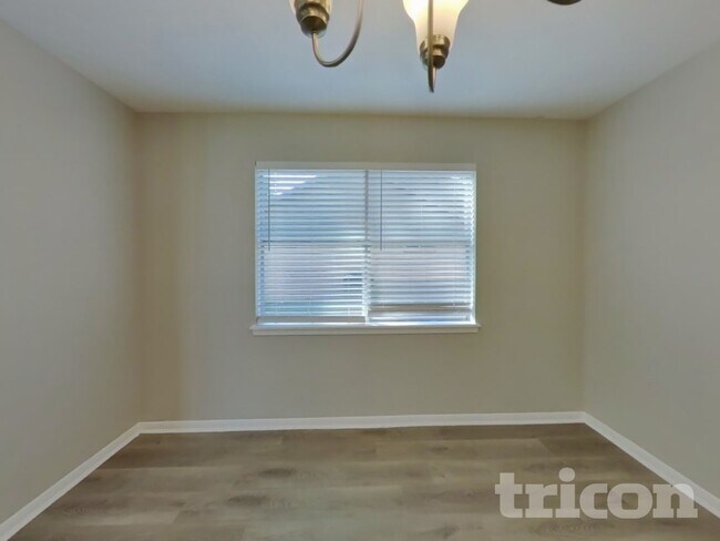 5711 Kiowa Timbers Dr, Humble, TX 77346 - photo 5