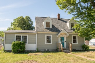 26 Davis Ave, Newport News, VA 23601