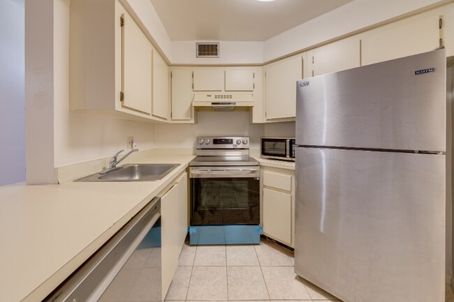 4004 Atrium Dr, Orlando, FL 32822 - photo 6