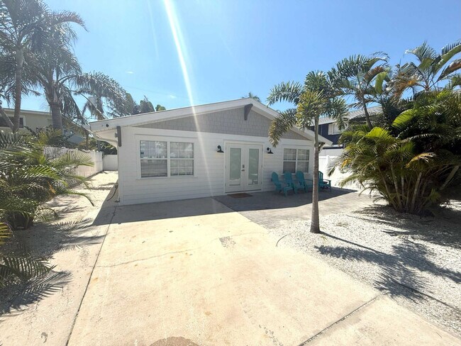 3006 Gulf Dr unit ID1363942P, Holmes Beach, FL 34217 - photo 4