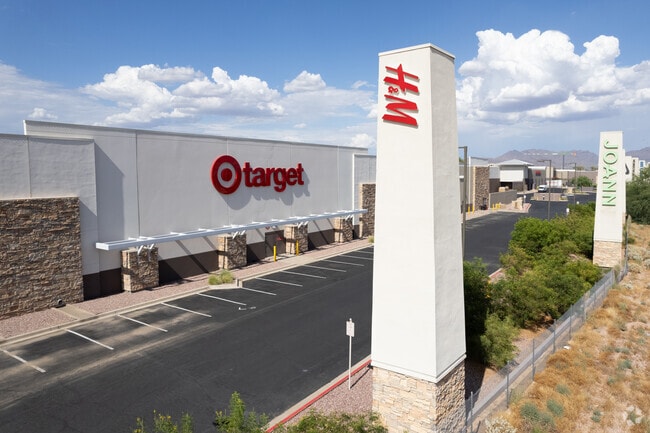 Desert Ridge Marketplace has all the best retailers and restaurnants.