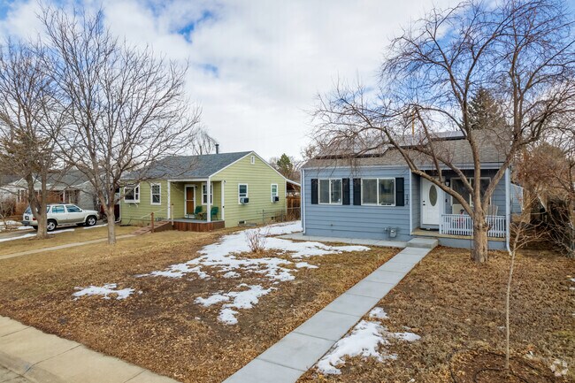 Colorful houses line the streets of the residential areas in Del Mar Parkway.