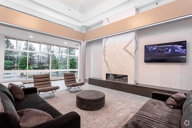 Devonshire Place Apartments, Holyoke, MA 01040 - photo 5