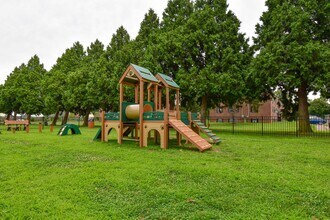 7200 Marion Ave unit 413, Levittown, PA 19055 - photo 6