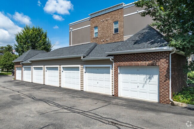 Stafford House, Columbus, OH 43235 - photo 3