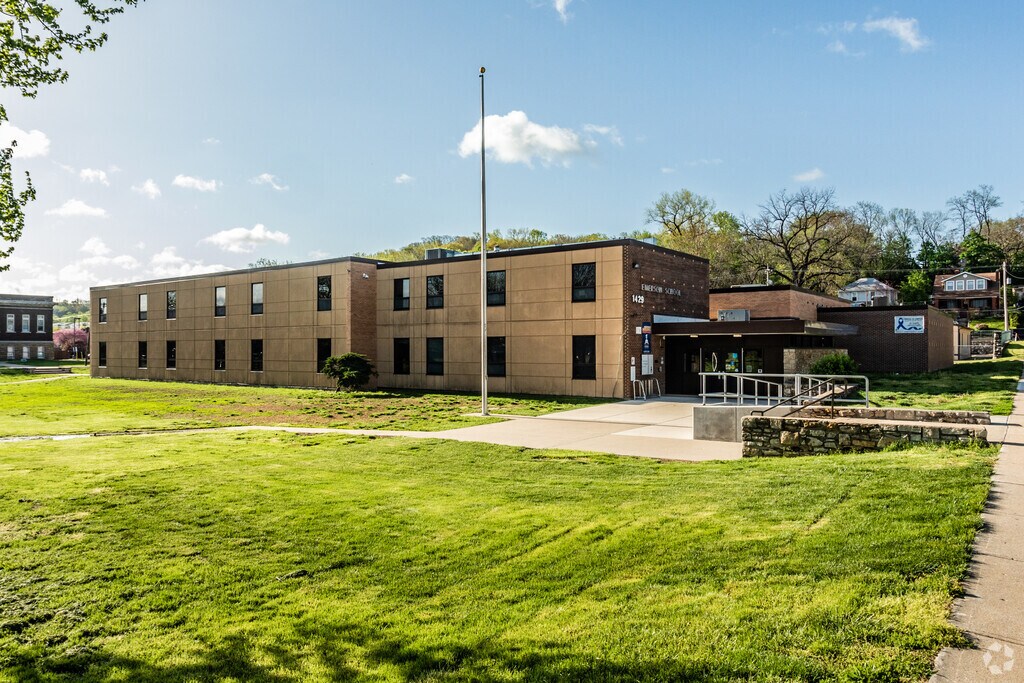 Emerson Elementary School, Kansas City KS Rankings & Reviews