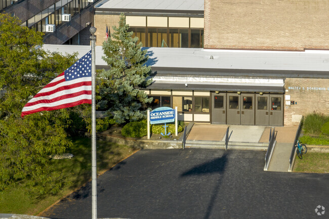 Oceanside Middle School has 844 students in grades 7-8 with a student-teacher ratio of 11 to 1.
