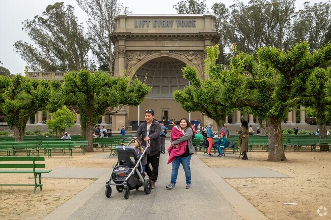 Golden Gate Bandshell Concerts are fun activities for the whole family.