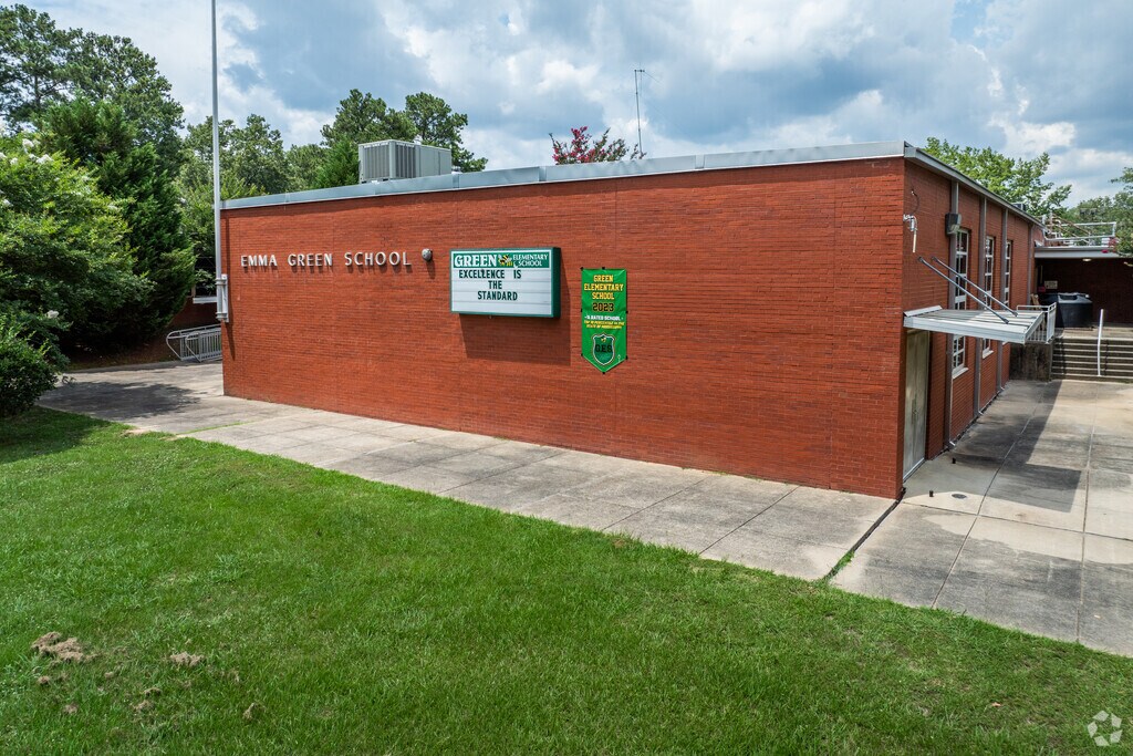 Green Elementary School is a part of the Jackson Public School District.