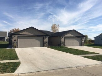 3005 Zenith Ave, Spirit Lake, IA 51360
