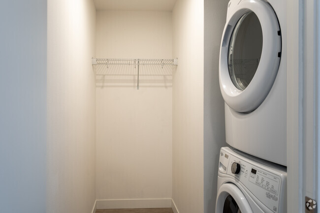 1BR, 1Ba - 728SF