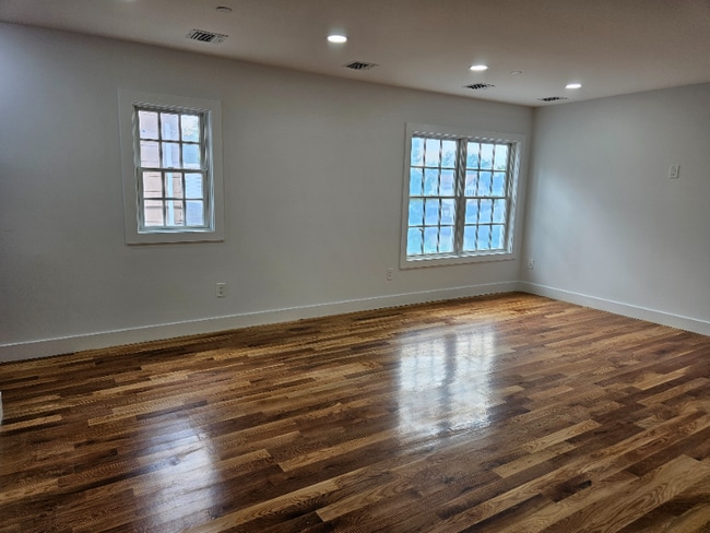 90 Shrewsbury Ave unit 2, Red Bank, NJ 07701 - photo 2