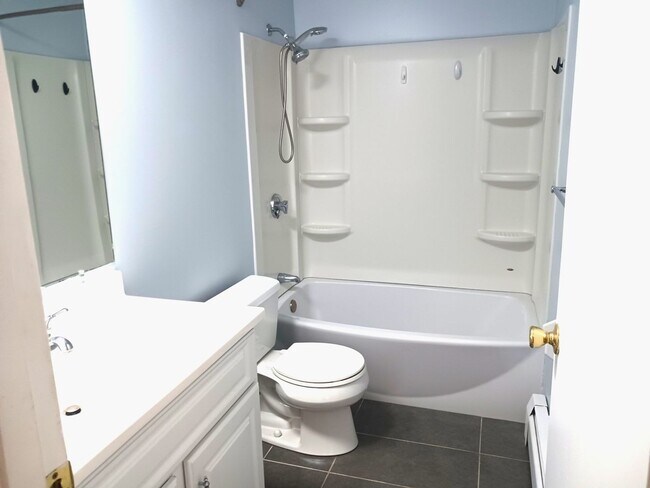 1701 Smith St unit 1701 Smith Unit 302, North Providence, RI 02911 - photo 5